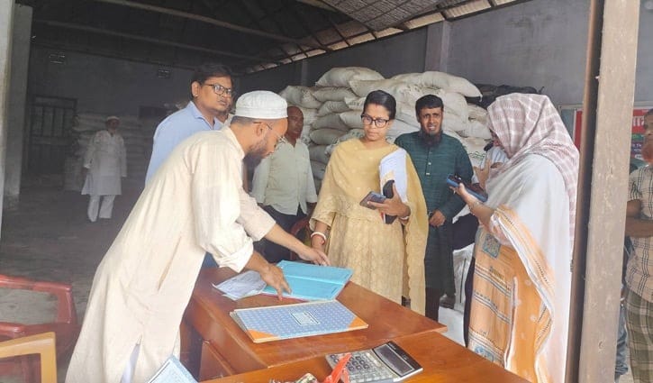 ময়মনসিংহে অবৈধ সার মজুত, ব্যবসায়ীর কারাদণ্ড ও ৩০ হাজার জরিমানা