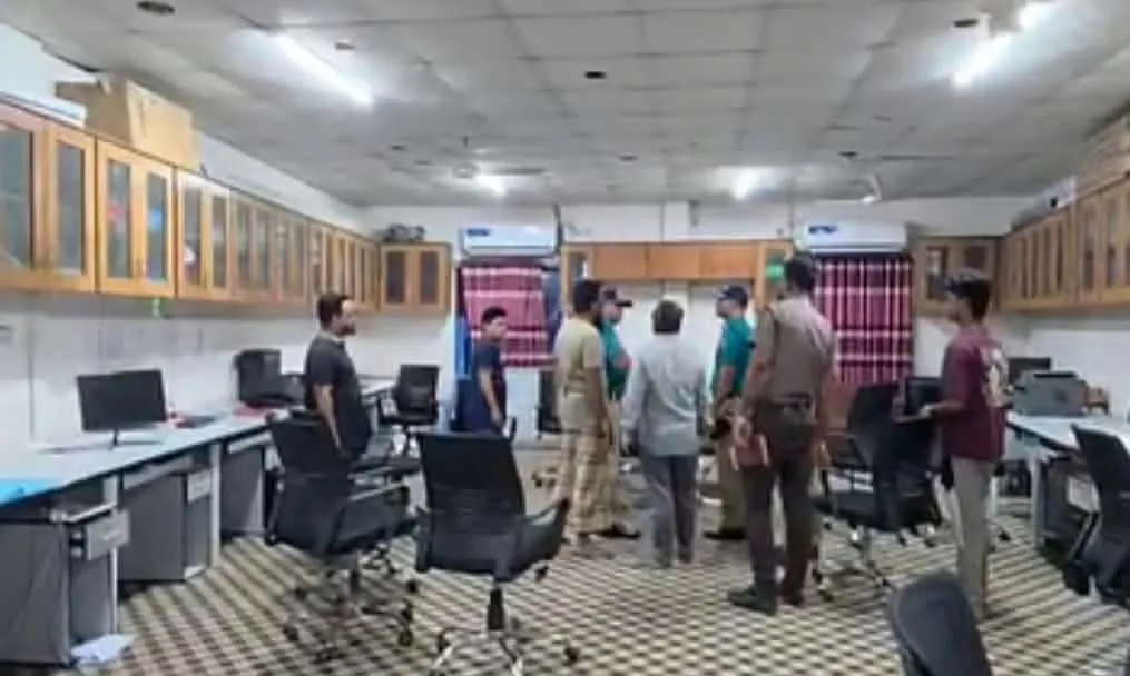 হাজারীবাগে কুরিয়ার সার্ভিসে হামলা, ইমনের নামে চাঁদা দাবি