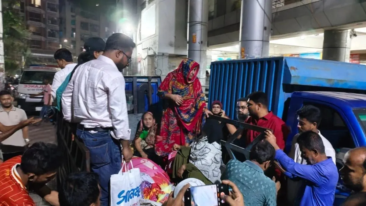 ঢামেকে অ্যাম্বুলেন্স ধর্মঘট: চরম ভোগান্তিতে রোগী ও স্বজনরা