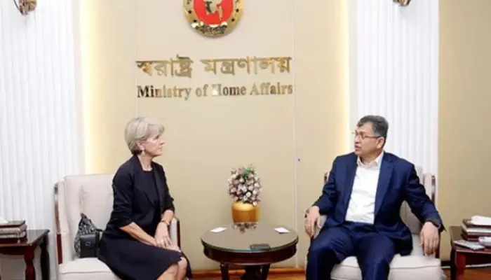 রোহিঙ্গা আশ্রয় দিয়ে সংকটে বাংলাদেশ: স্বরাষ্ট্রমন্ত্রী
